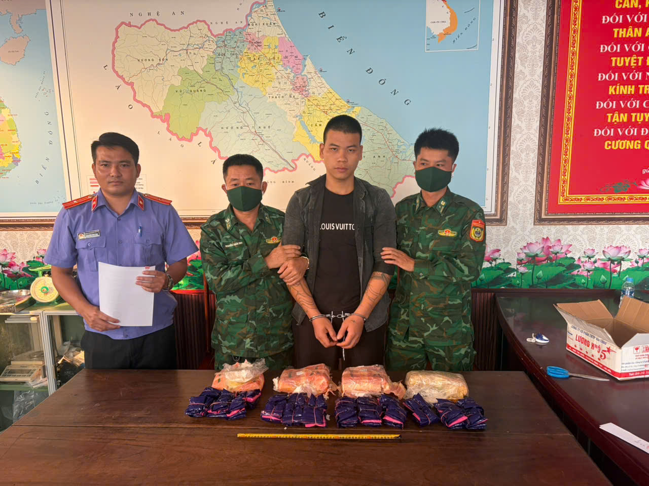 Bắt quả tang đối tượng vận chuyển hơn 24.000 viên Hồng Phiến tại  khu vực Biên giới Hà Tĩnh