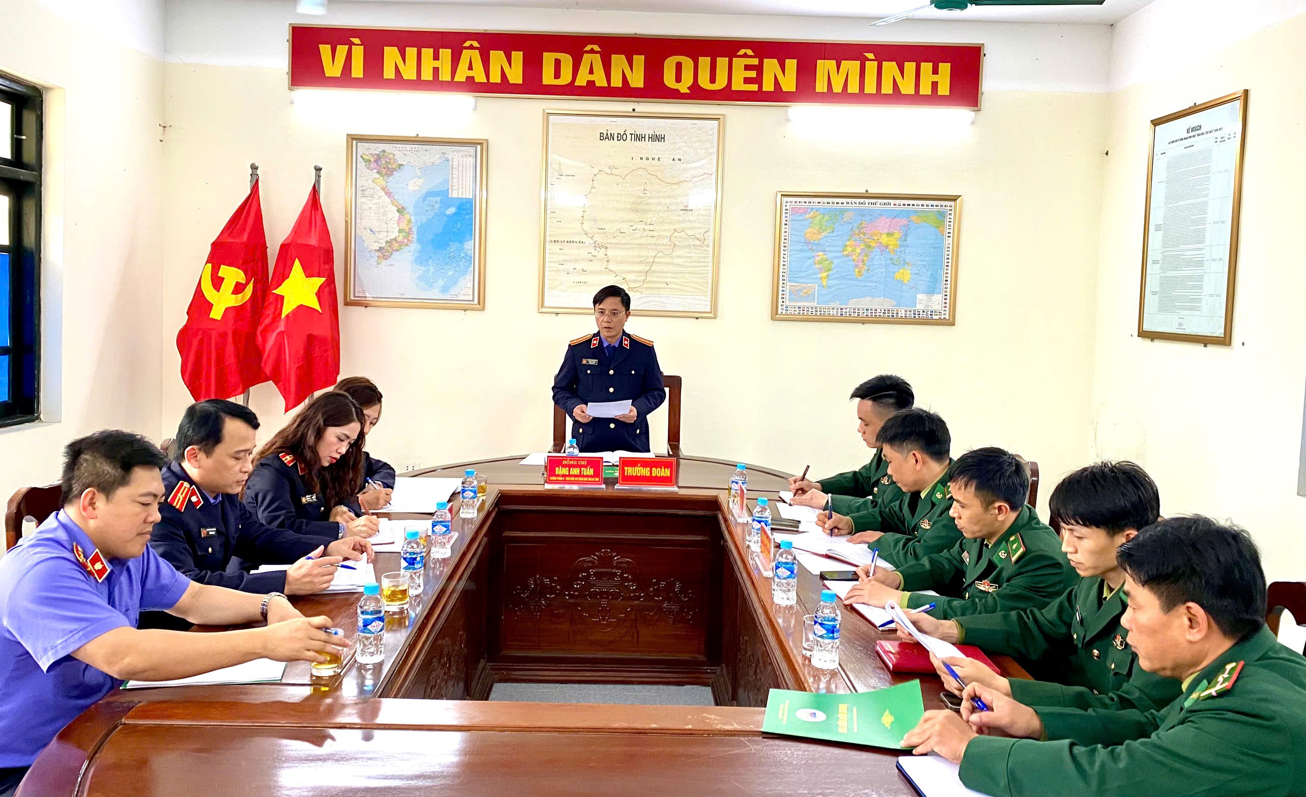 VKSND khu vực 5 phối hợp với VKSND tỉnh Hà Tĩnh (phòng 8) trực tiếp kiểm sát việc tạm giữ tại Đồn Biên phòng cửa khẩu quốc tế Cầu treo