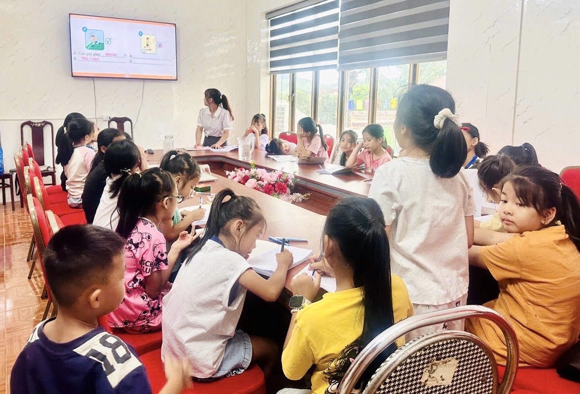 ĐOÀN THANH NIÊN PHỐI HỢP CÔNG AN XÃ SƠN KIM 1 TỔ CHỨC CÁC LỚP NĂNG KHIẾU HÈ CHO THANH THIẾU NHI