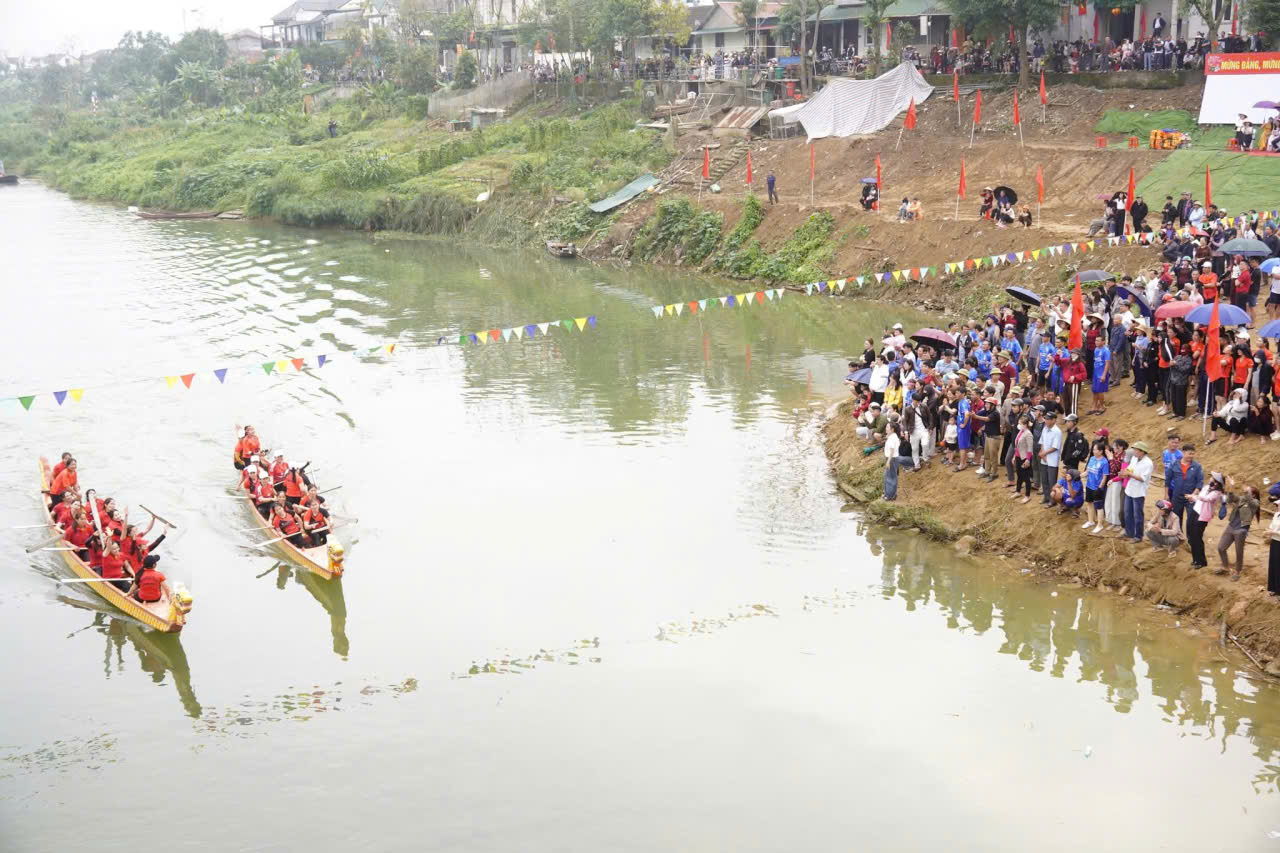 ĐỘI TUYỂN ĐUA THUYỀN NỮ XÃ SƠN KIM 1 GIÀNH GIẢI NHÌ TẠI HỘI ĐUA THUYỀN TRUỲEN THỐNG TRÊN SÔNG NGÀN PHỐ XUÂN BÍNH NGỌ 2026