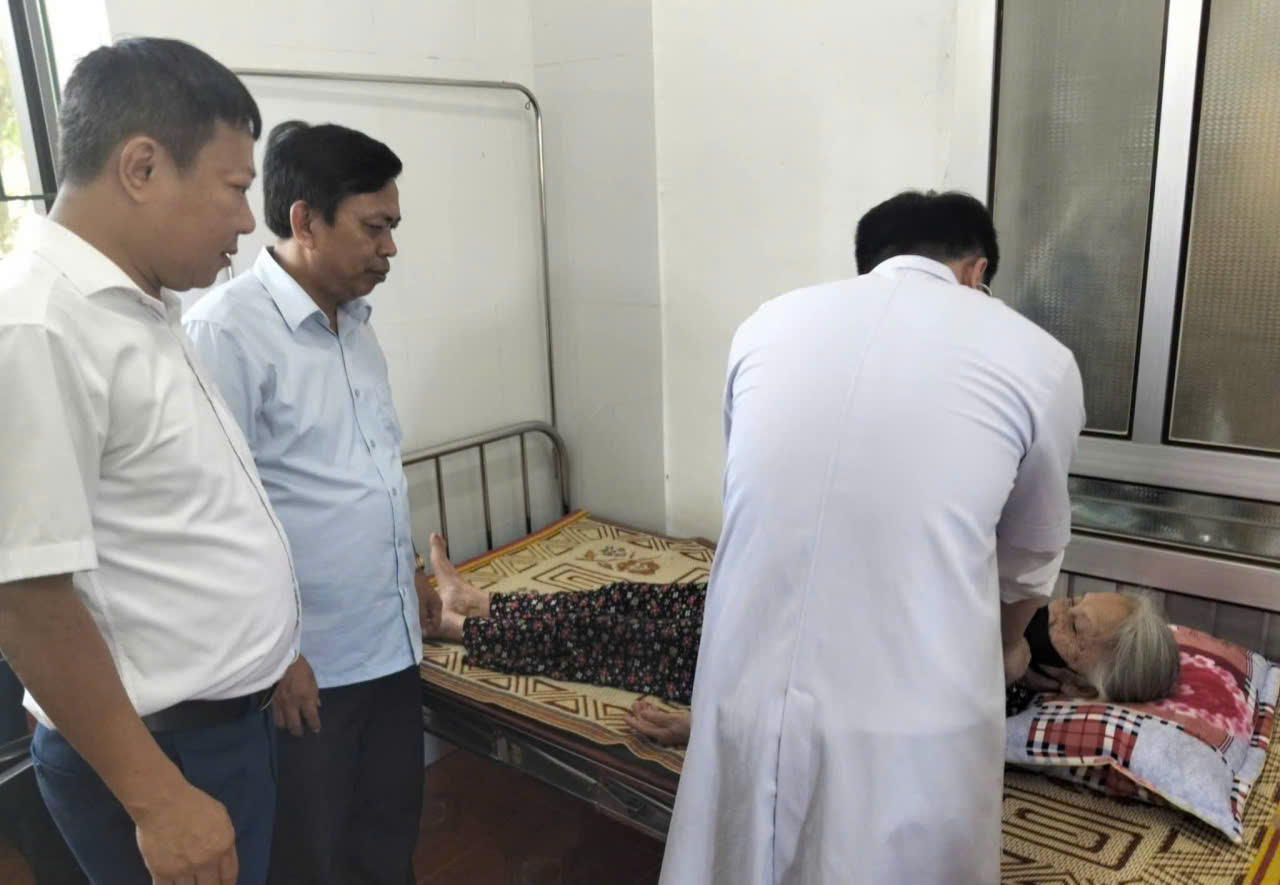 XÃ SƠN KIM 1 TỔ CHỨC PHÁT ĐỘNG VÀ KHÁM SỨC KHỎE ĐỊNH KÌ, KHÁM SÀNG LỌC MIỄN PHÍ CHO BÀ CON  NHÂN DÂN TRÊN ĐỊA BÀN