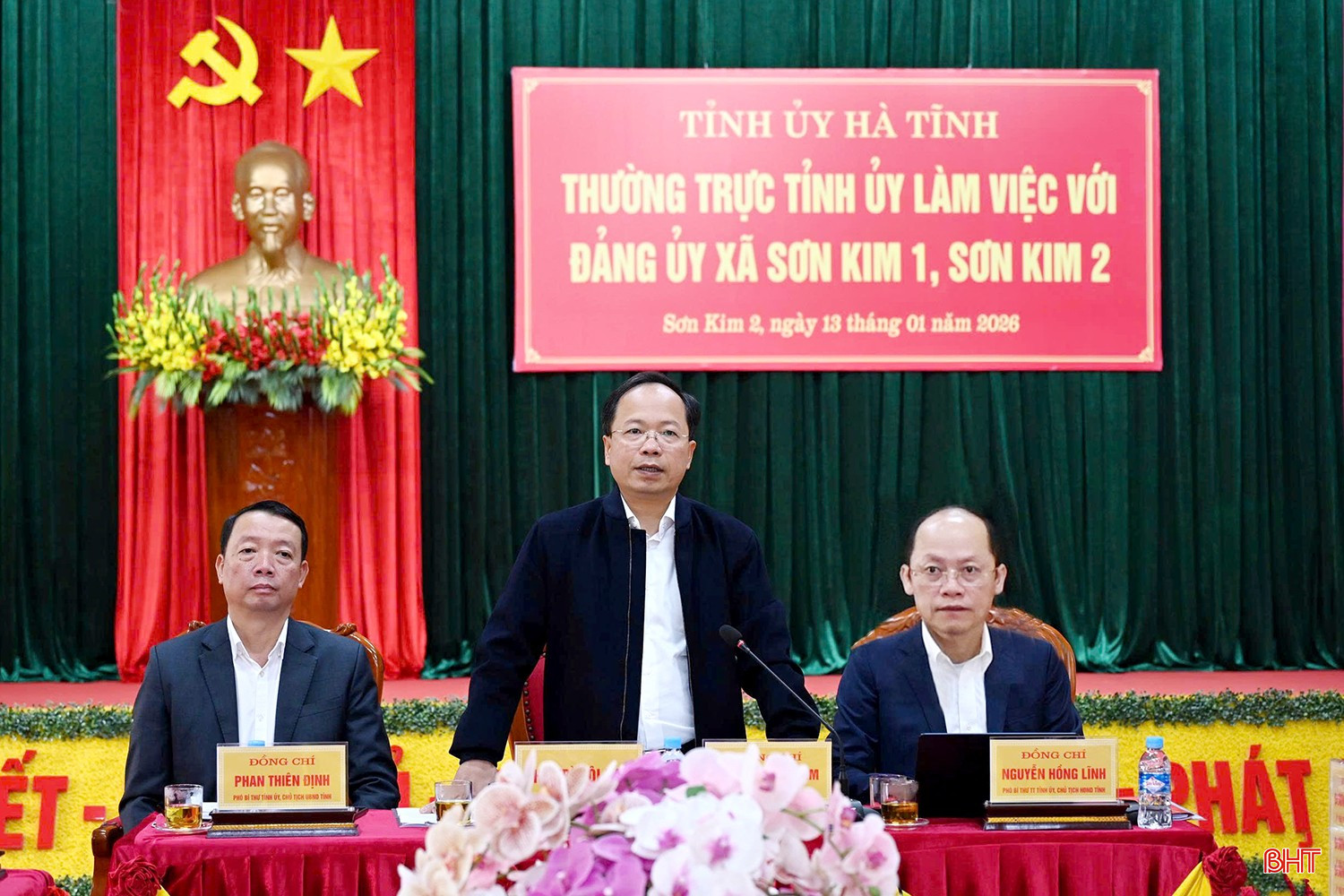 CÁC ĐỒNG CHÍ THƯỜNG TRỰC, BAN THƯỜNG VỤ TỈNH ỦY HÀ TĨNH LÀM VIỆC VỚI CÁC XÃ SƠN KIM 1, SƠN KIM 2