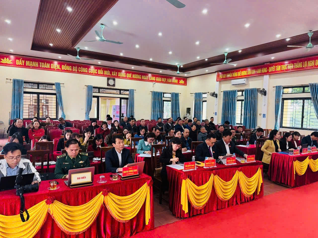  XÃ SƠN KIM 1 TỔ CHỨC HỘI NGHỊ TIẾP XÚC CỬ TRI VỚI NHỮNG NGƯỜI ỨNG CỬ ĐẠI BIỂU HỘI ĐỒNG NHÂN DÂN TỈNH KHÓA XIX