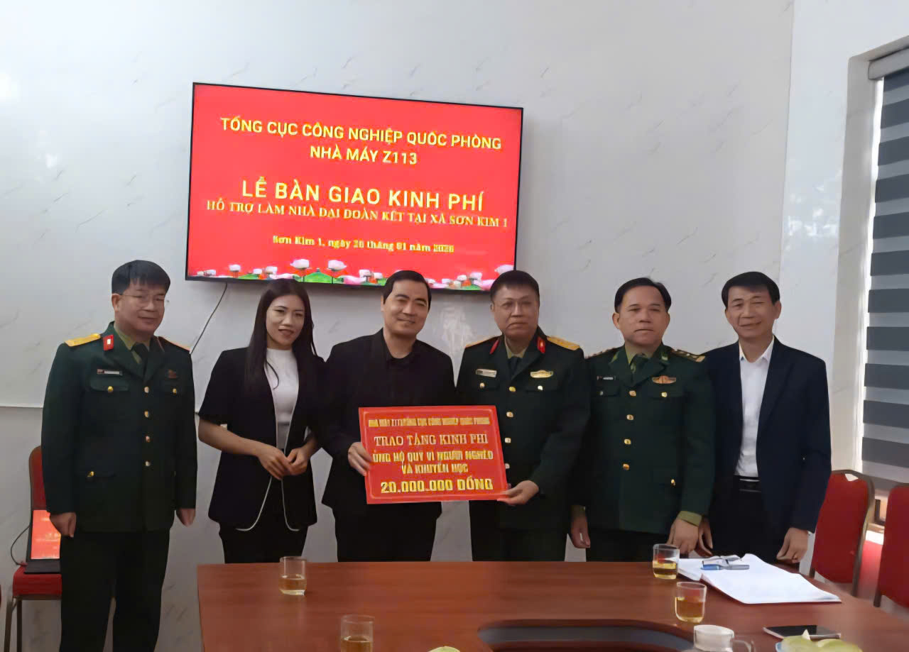 NHÀ MÁY Z113 TỔNG CỤC CÔNG NGHIỆP QUỐC PHÒNG TẶNG NHÀ Ở CHO GIA ĐÌNH CÓ HOÀN CẢNH ĐẶC BIỆT KHÓ KHĂN TRÊN ĐỊA BÀN XÃ SƠN KIM 1