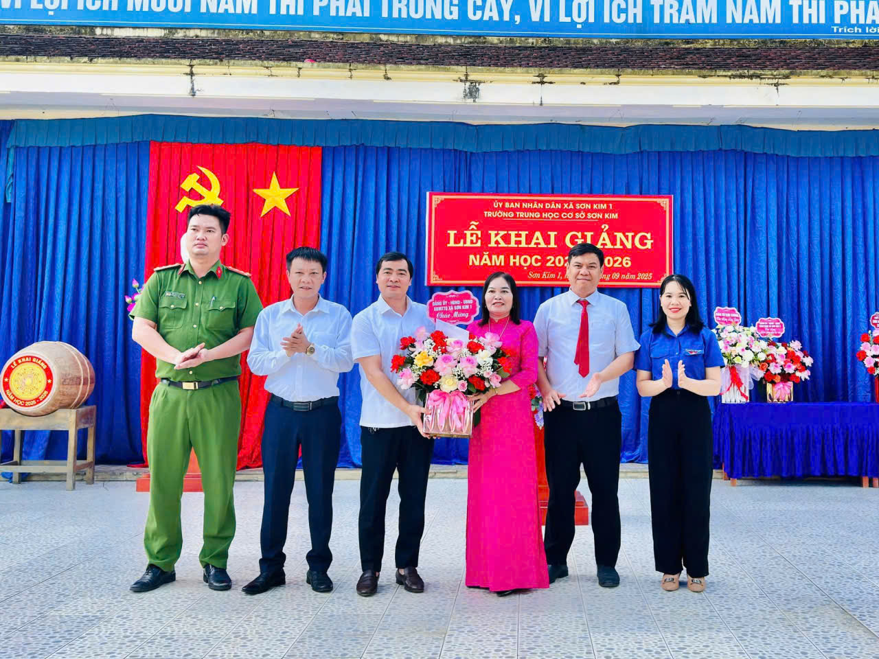 Háo hức ngày hội khai giảng năm học mới 2025 - 2026 của các em học sinh xã biên giới Sơn Kim 1