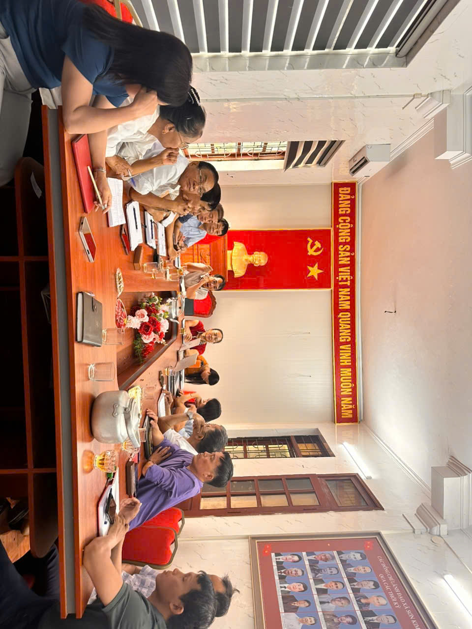 ỦY BAN NHÂN DÂN XÃ SƠN KIM 1 TỔ CHỨC HỘI NGHỊ TRIỂN KHAI CÔNG TÁC SẮP XẾP, SÁP NHẬP THÔN XÓM