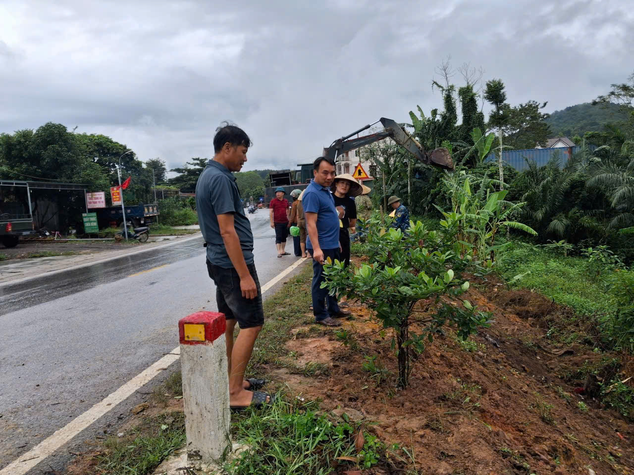 Nhân dân thôn Trưng, thôn Khe Dầu cùng cả hệ thống chính trị xã vào cuộc quyết tâm xây dựng đạt chuẩn Khu dân cư nông thôn mới kiểu mẫu những ngày cuối năm 2025.