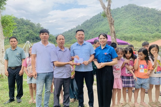 Xã sơn kim 1 tổng kết lớp học bơi miễn phí, chung tay trang bị ký năng trang bị kỹ năng phòng chống đuối nước cho trẻ emước 