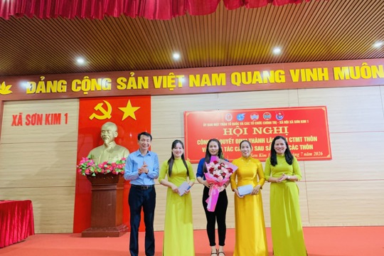 UBMTTQ Việt Nam xã Sơn Kim 1 công bố các quyết định thành lập ban công tác mặt trận thôn, các chi hội, chi đoàn sau sắp xếp thôn 