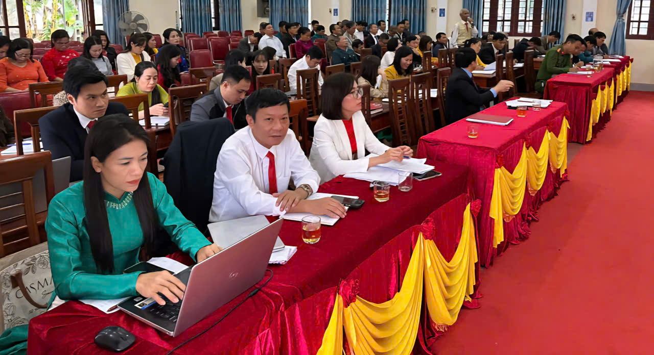 XÃ SƠN KIM 1 TỔ CHỨC HỘI NGHỊ QUÁN TRIỆT CÁC CHỈ THỊ, KẾT LUẬN, CHƯƠNG TRÌNH HÀNH ĐỘNG CỦA BTV ĐẢNG ỦY VÀ PHÁT ĐỘNG THÁNG CAO ĐIỂM VÌ NGƯỜI NGHÈO